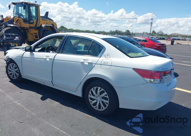 1HGCP2F31CA180871: 42601814