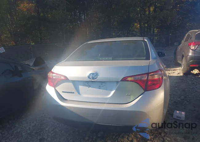 2T1BURHE3JC045233: 42601818