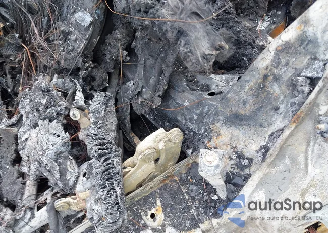 WBA7U2C03MCF59301: 42601063