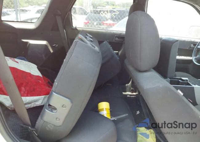 1FMCU9D7XAKA12672: 42602652