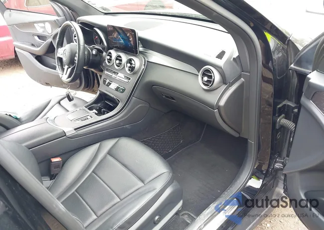 W1N0G8EB8LF763463: 42602895