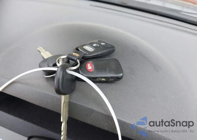 KNDJD735095867035: 42604778