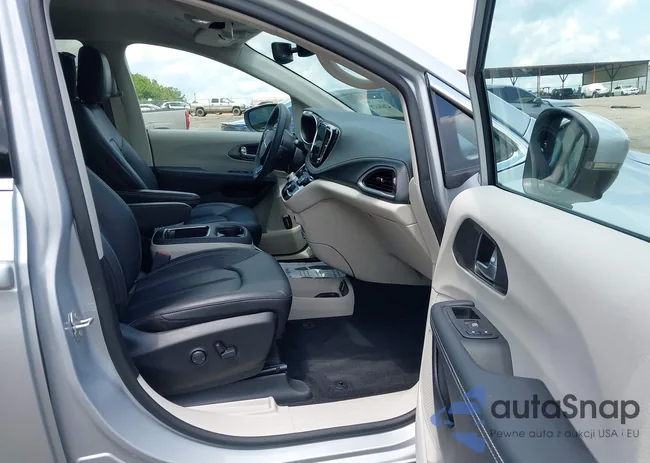 2C4RC1BG8PR628886: 42604328