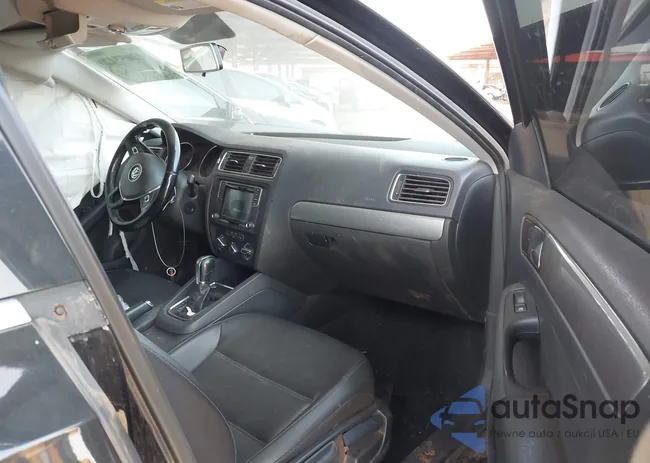 3VWDB7AJ6HM306864: 42605822