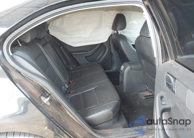 3VWDB7AJ6HM306864: 42605822