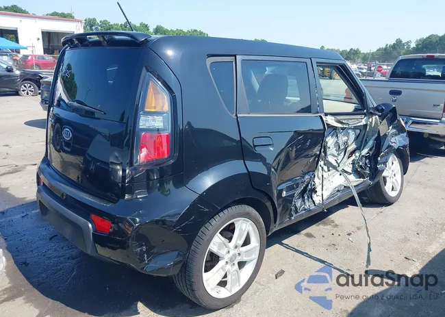 KNDJT2A2XA7700382: 42605155