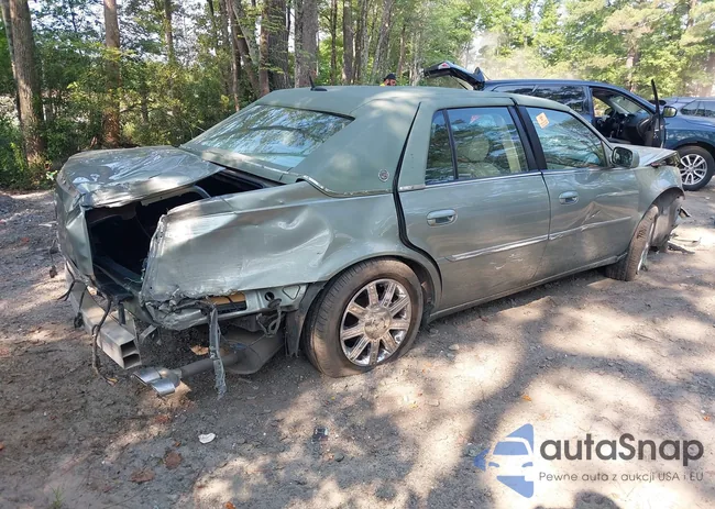 1G6KD57Y56U121052: 42606544