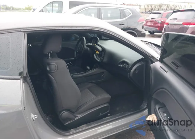 2C3CDZAG0JH199201: 42606865