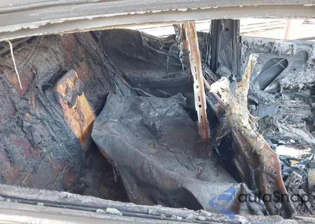 1G1ZB5ST2HF184784: 42607007