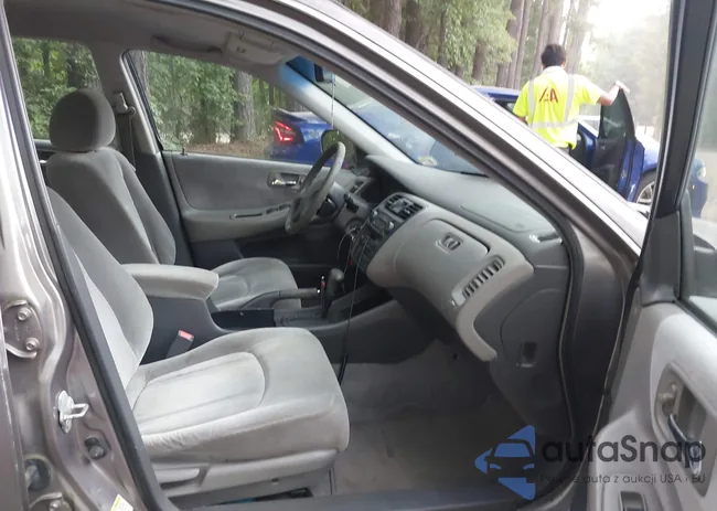 1HGCG1641YA002811: 42606402