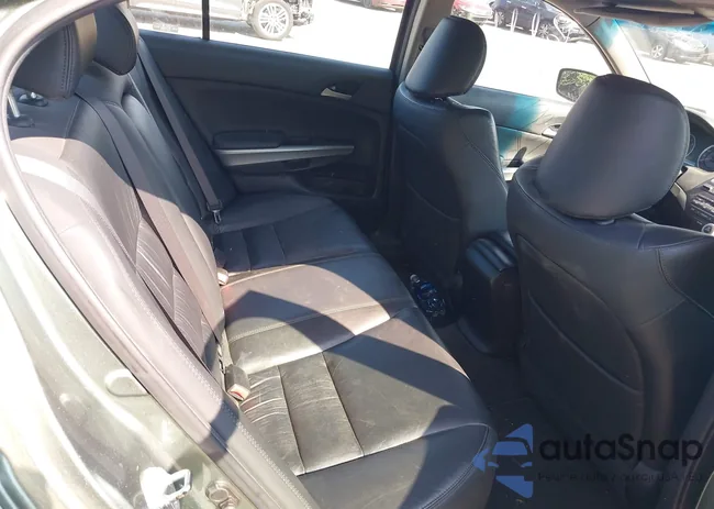 1HGCP26869A119813: 42607142