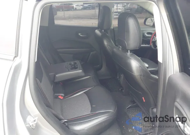 3C4NJDDB5KT671739: 42607145