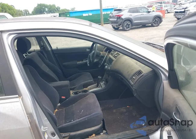 JHMCM56633C050449: 42608557