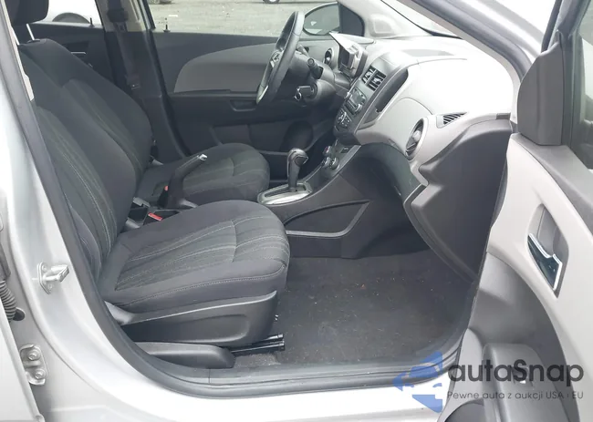 1G1JC5SB3D4136864: 42608192