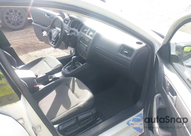 3VW2K7AJ4FM327068: 42610853