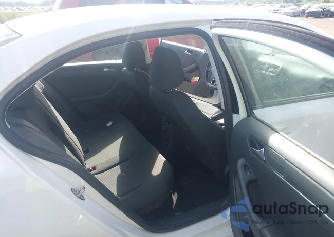 3VW2K7AJ4FM327068: 42610853