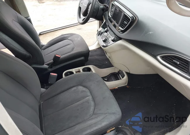 2C4RC1AG1JR258020: 42610125