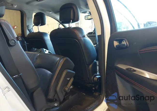 3C4PDCEGXGT220043: 42610147