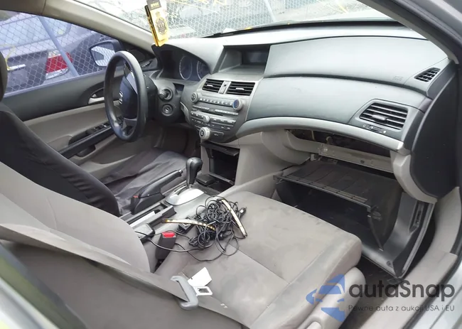 1HGCP2F34BA008879: 42610182