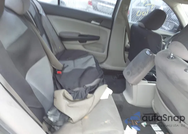 1HGCP2F34BA008879: 42610182