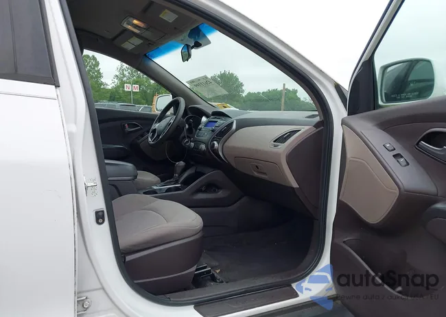 KM8JT3AF9FU953982: 42611399