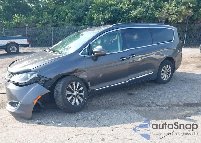 2C4RC1BGXHR734516: 42611052