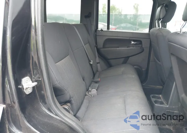 1C4PJMAK5CW111521: 42611294