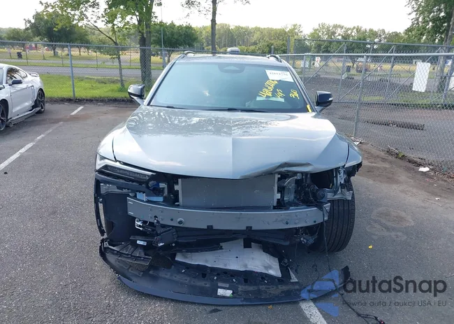 4W5KHNRL3RZ502833: 42612776