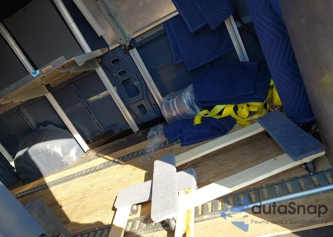 3C6TRVDG6KE517196: 42613492