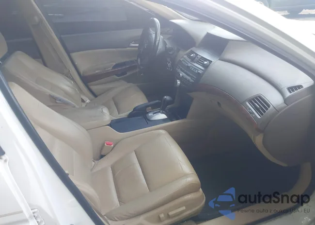 5KBCP3F87AB002999: 42613843