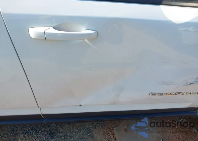 1C4NJCBA9GD611500: 42614423