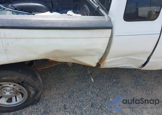 1FTYR14C8YPC10223: 42614843