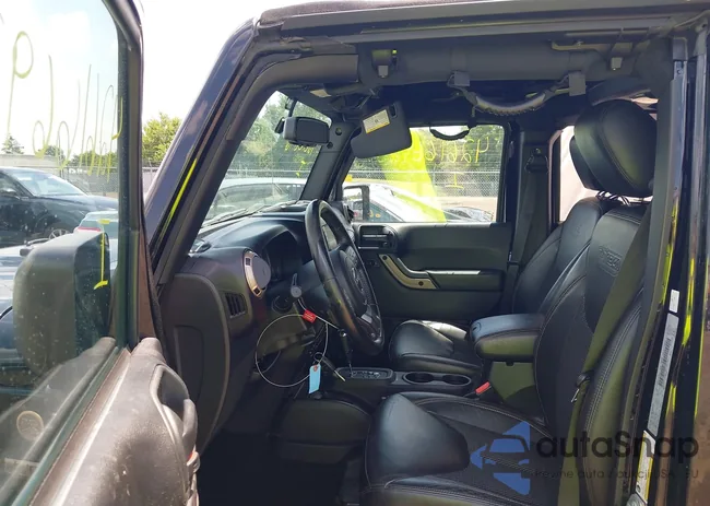 1C4BJWEGXHL520182: 42616692