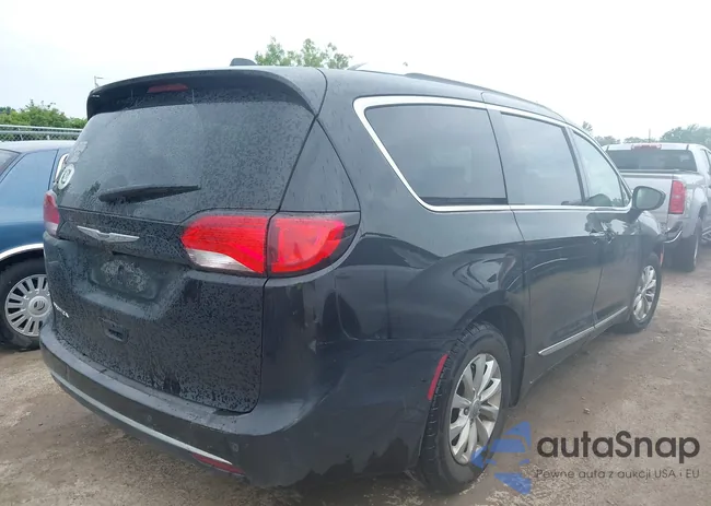 2C4RC1BG1KR629645: 42616915