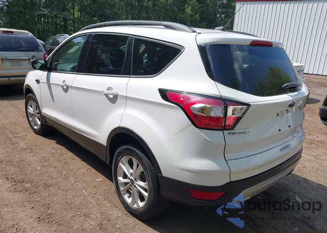 1FMCU9GD4JUC61958: 42616143