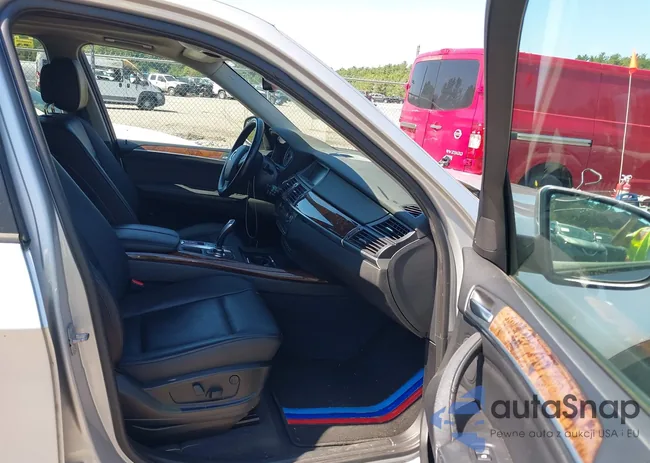 5UXZV4C5XD0B03053: 42617652