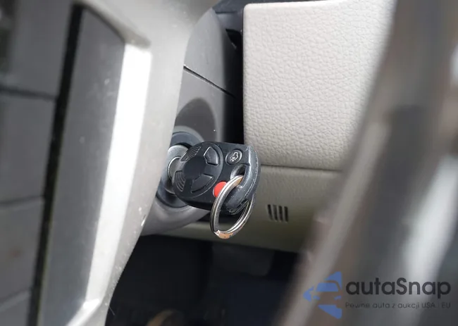 2LMDU88C18BJ33105: 42617092