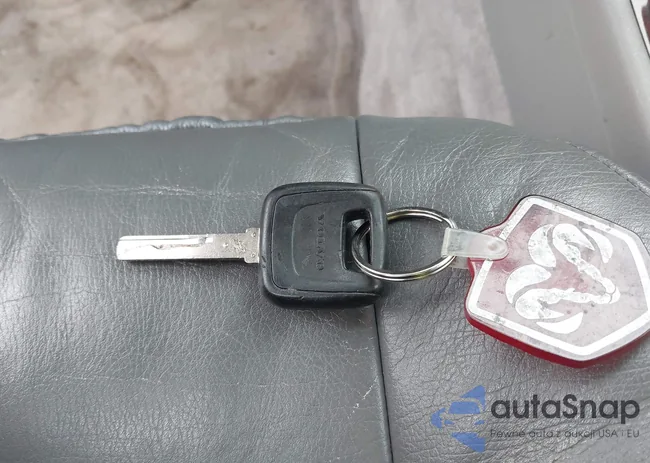 YV1VW2556YF443728: 42617167