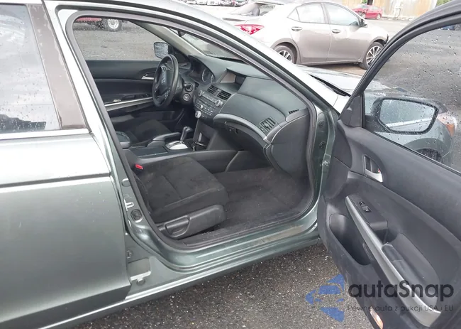 1HGCP2F79AA100071: 42618597