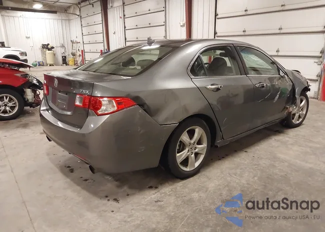 JH4CU2F62AC033928: 42618871