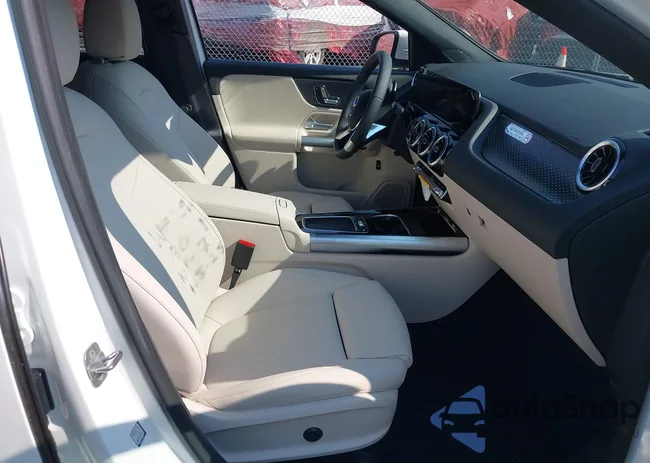 W1N4N4HB3SJ710614: 42618225