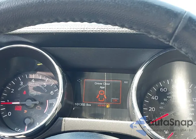 1FA6P8TH8F5394953: 42618352