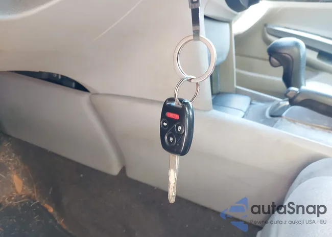 1HGCP2F41AA034461: 42619465