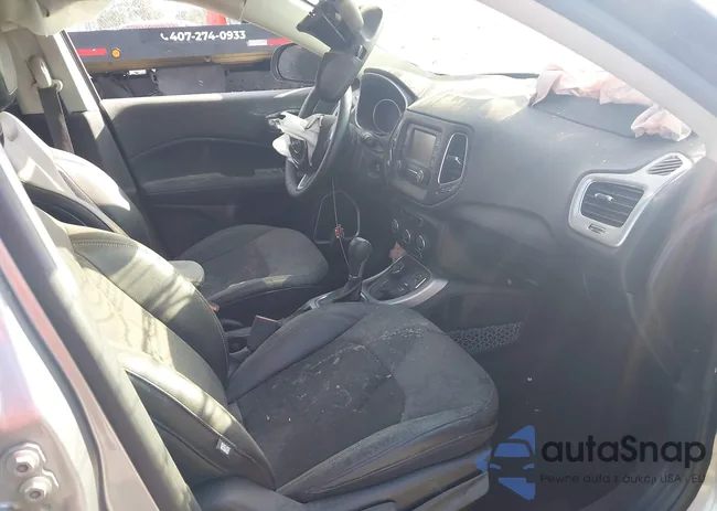 3C4NJDBB2JT162614: 42619559