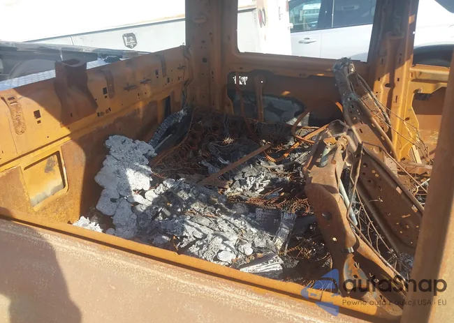 3C6UR5CL7LG284387: 42619775