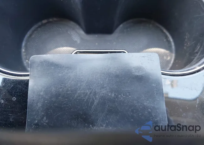 5YJ3E1EB1KF365466: 42620619