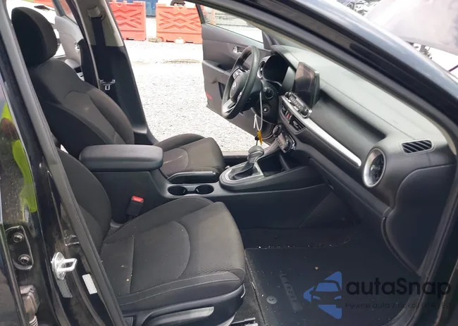 3KPF24AD6KE137029: 42620946