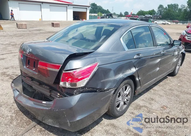 1HGCP2F40CA035569: 42621587