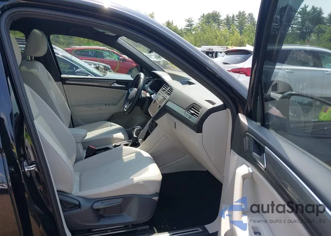 3VV8B7AX4PM069560: 42621790