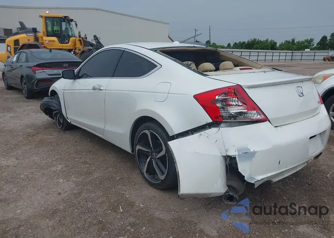 1HGCS2B82BA003664: 42621826